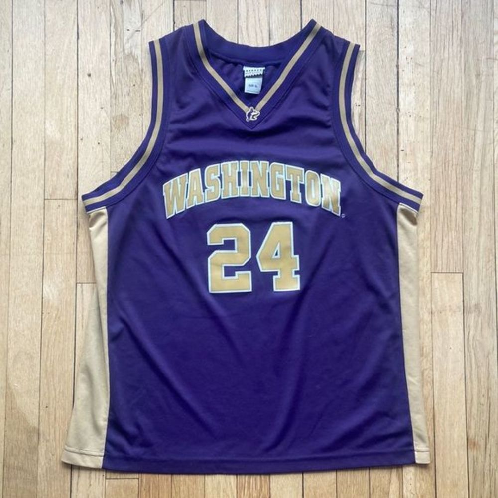 Washington Huskies Basketball‎ Jersey Size XL Foot Locker Purple #24 NCAA